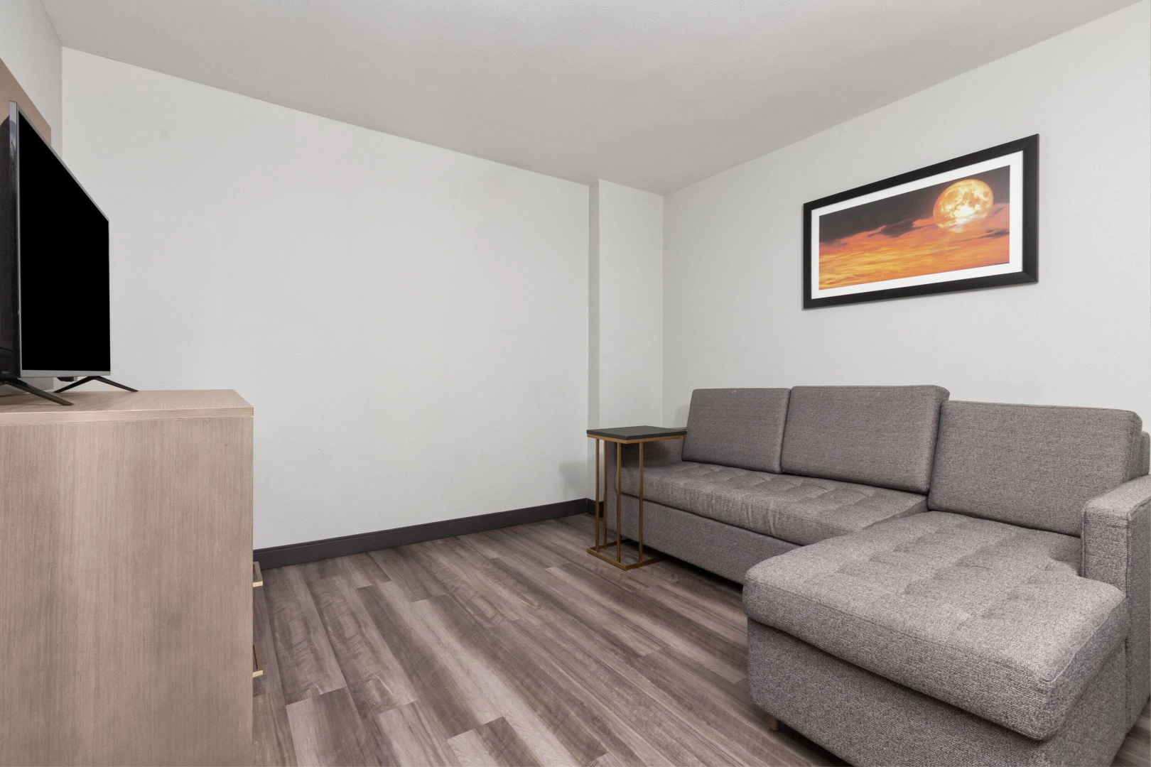 Photo - La Quinta Inn & Suites by Wyndham Dallas I-35 Walnut Hill Ln