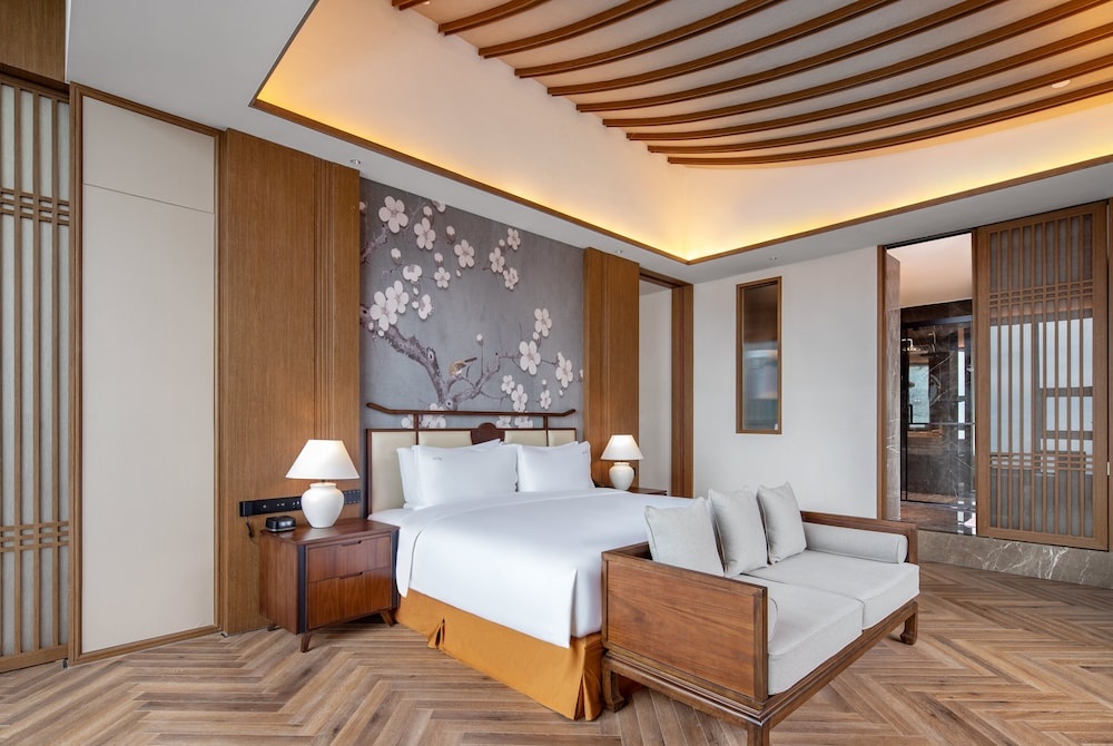 Holiday Inn Resort Mengding Mountain by IHG