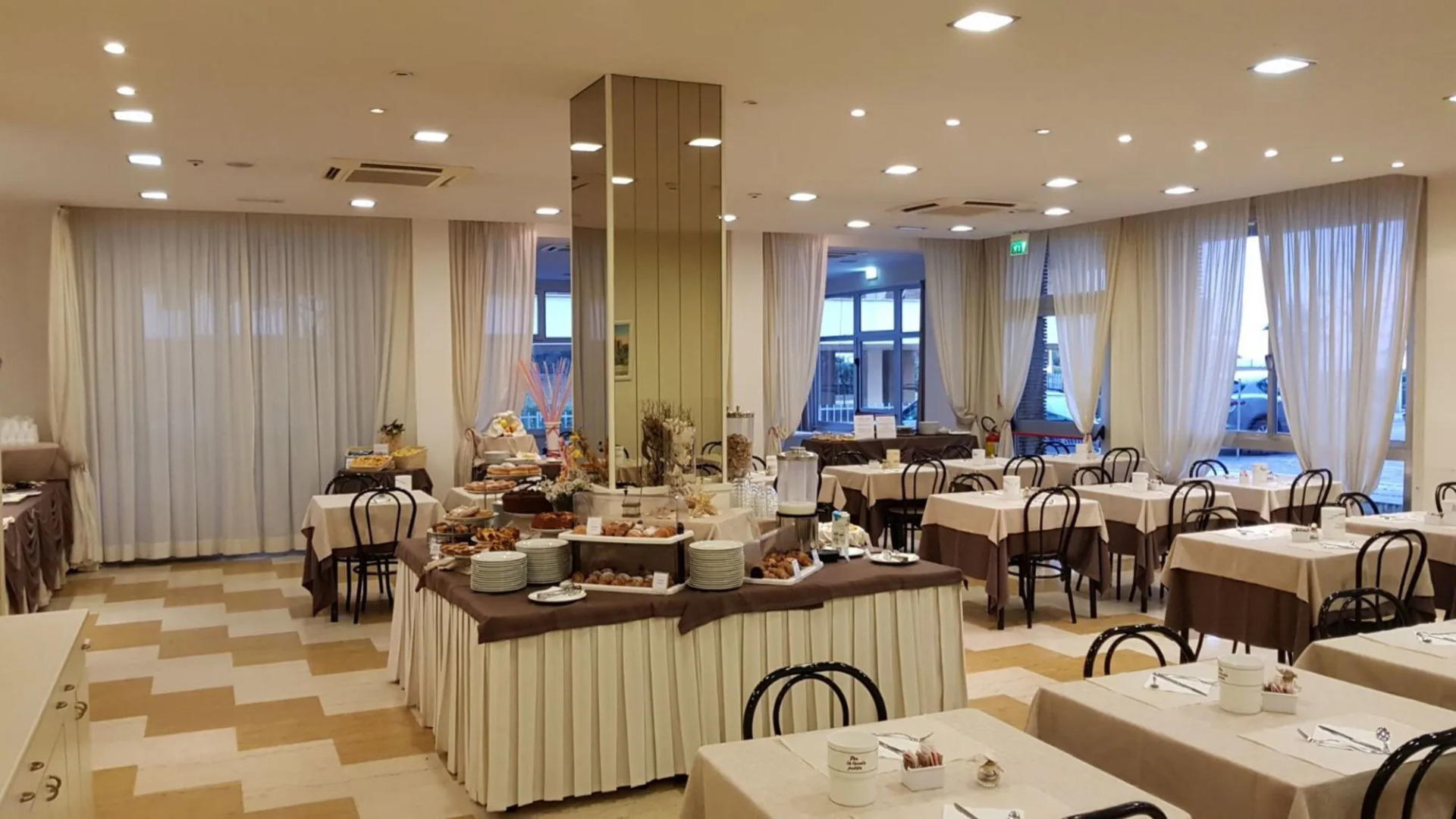 Foto - Hotel Majorca sul Mare in centro a Riccione con Area Fitness