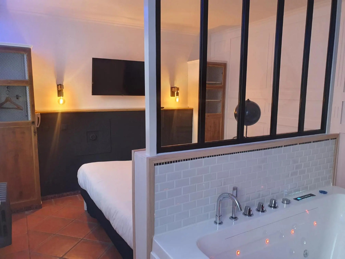 Foto - The Originals Boutique, Clair Hôtel, Martigues