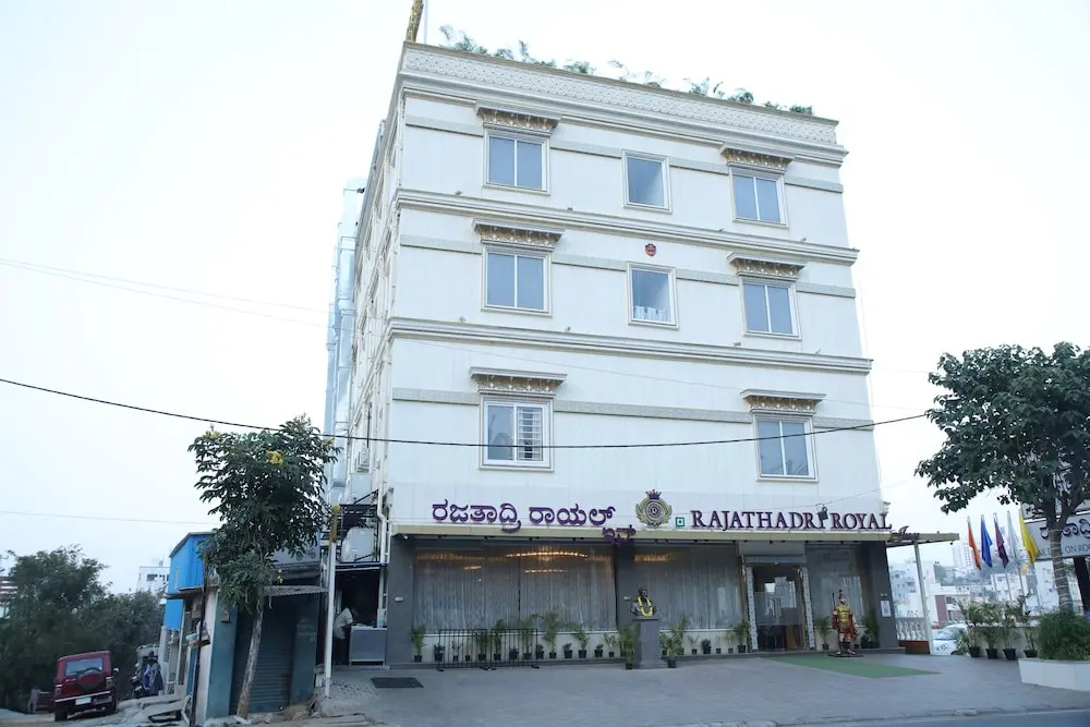 Rajathadri Royal Inn
