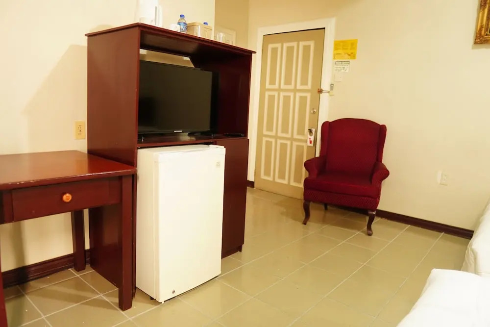 Photo - Regency Suites Hotel