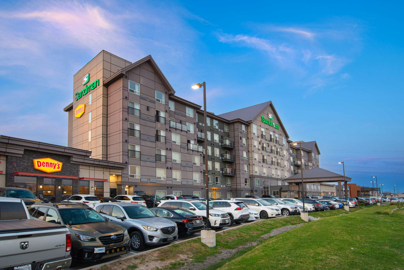 Photo - Sandman Hotel Hamilton
