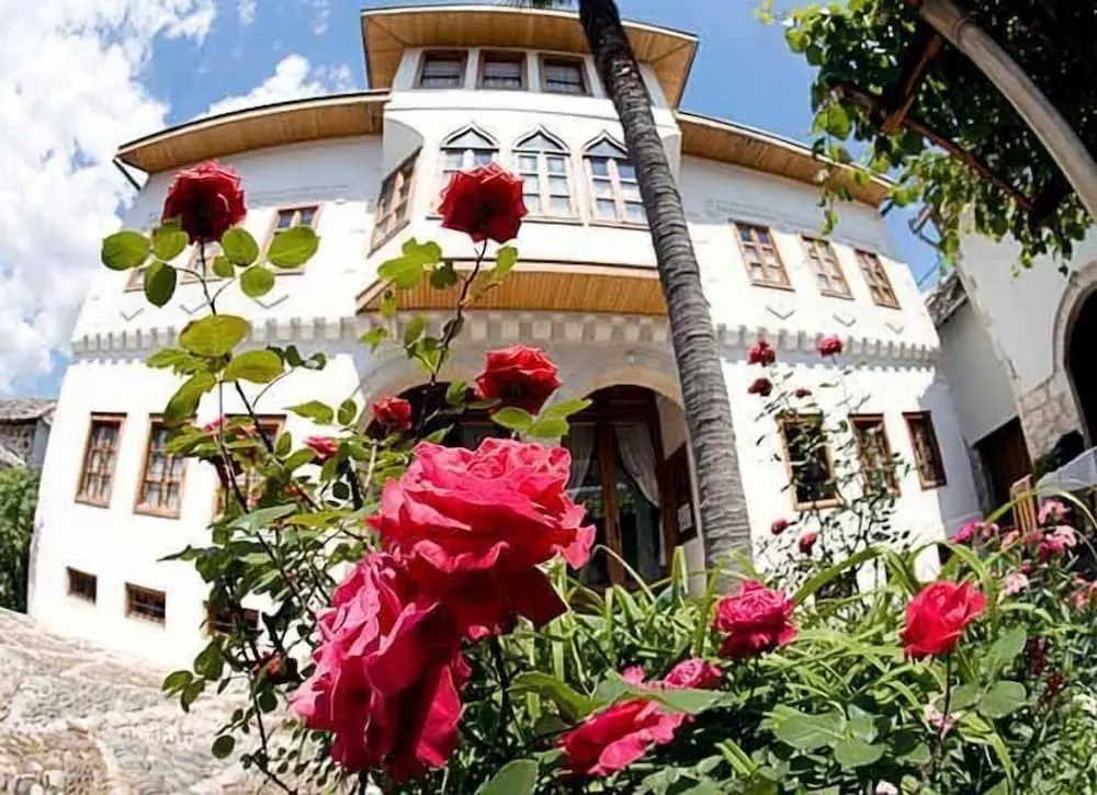 Foto - Bosnian National Monument Muslibegovic House
