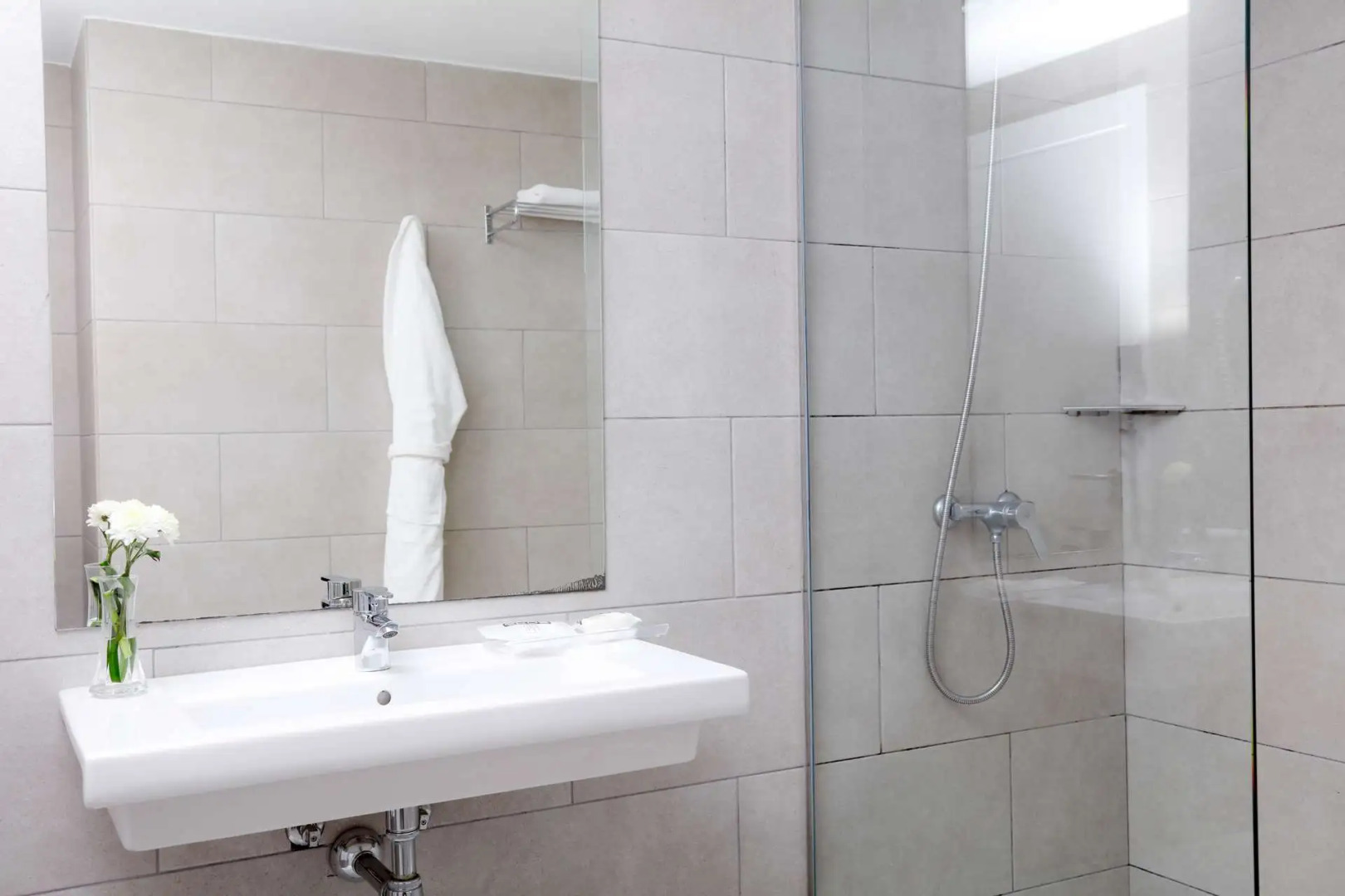 Photo - Akeah Broncemar