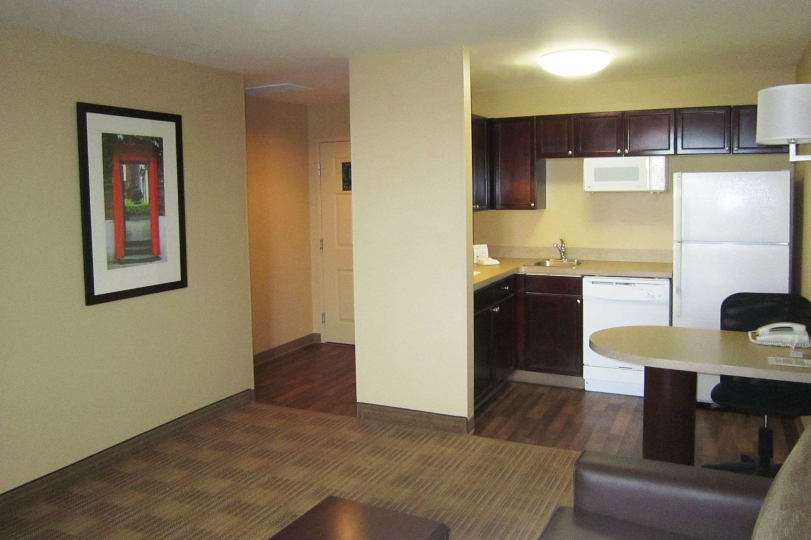 Photo - Studio 6 Suites Jacksonville Deerwood Park FL