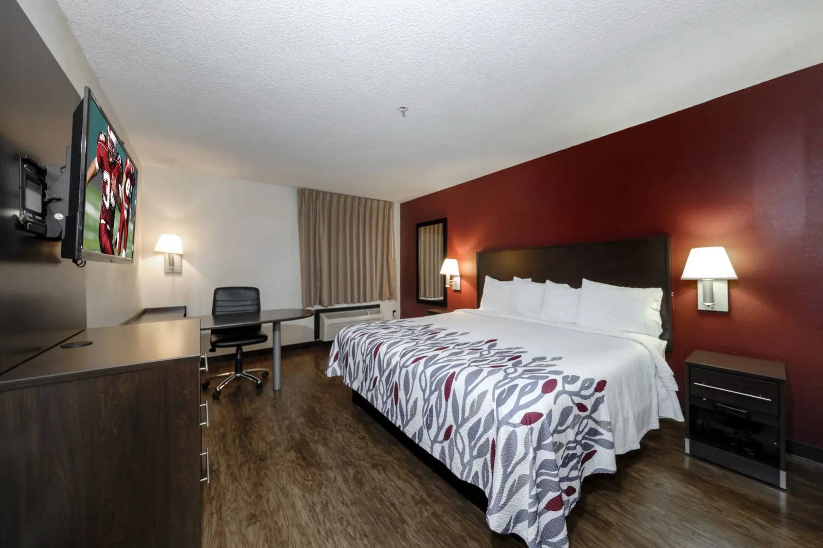 Photo - Red Roof Inn & Suites Savannah Airport