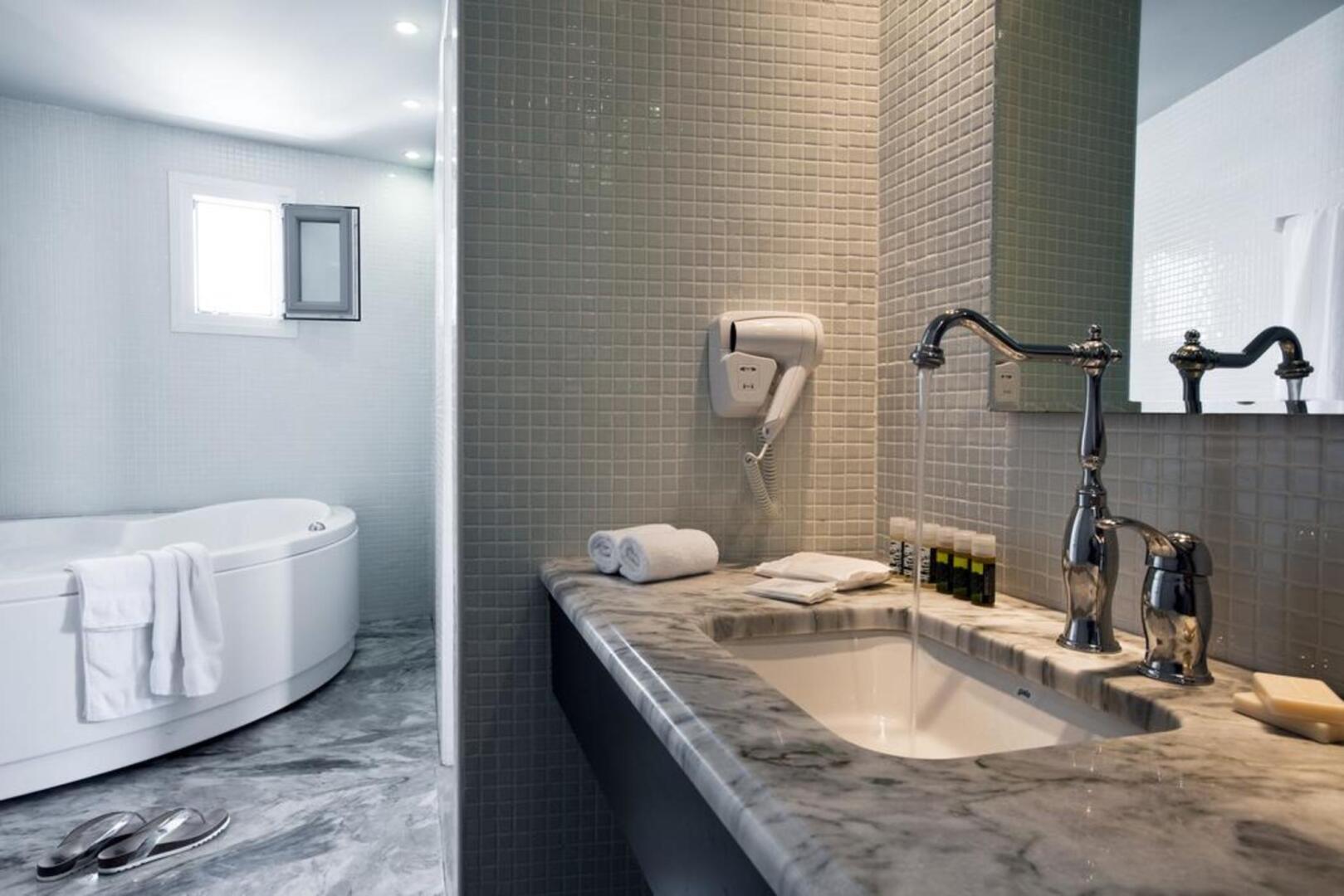 Photo - Xenones Filotera