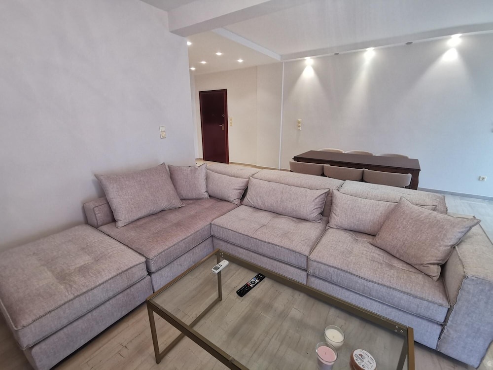 Cassiopeia - Glyfada Apartment