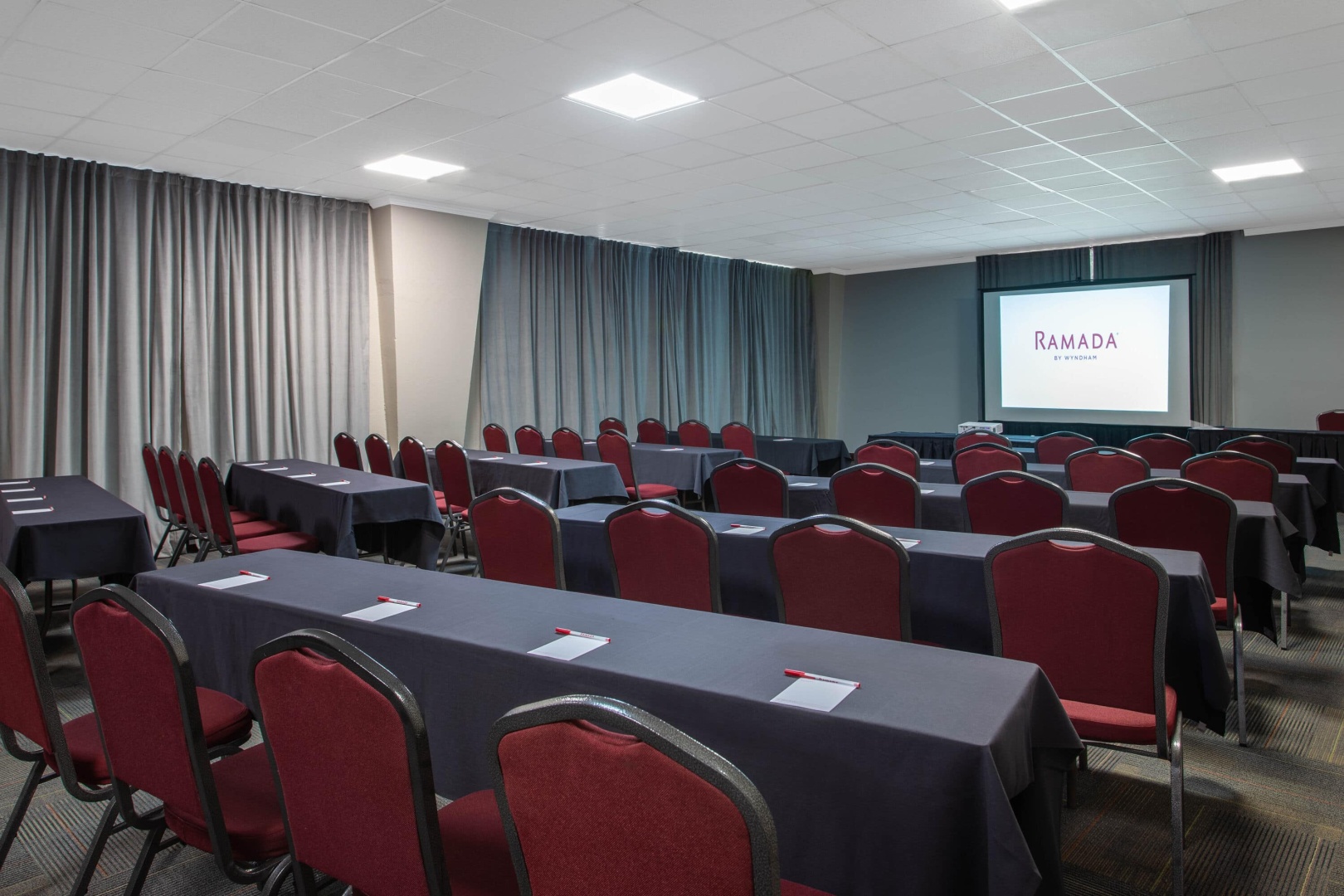 Foto - Ramada by Wyndham Tampa Westshore Airport South