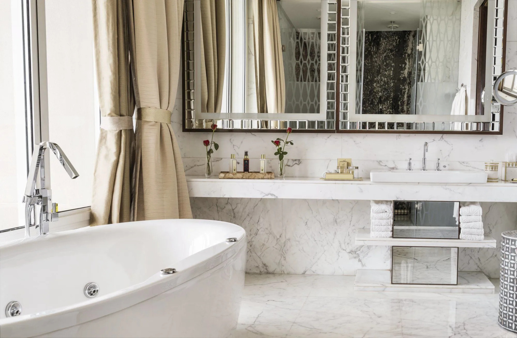 Foto - Taj Santacruz