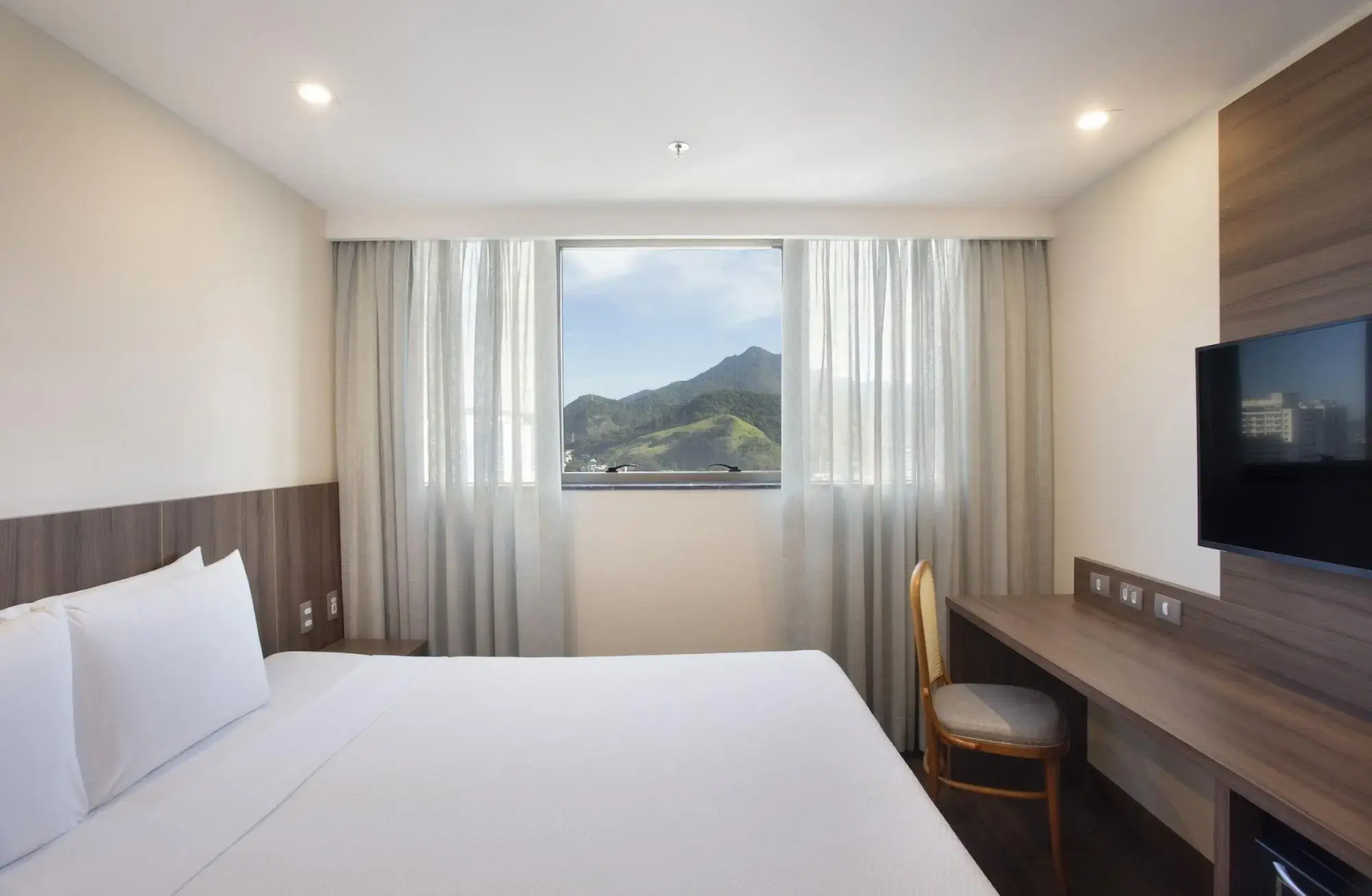 Photo - Windsor Tower Hotel