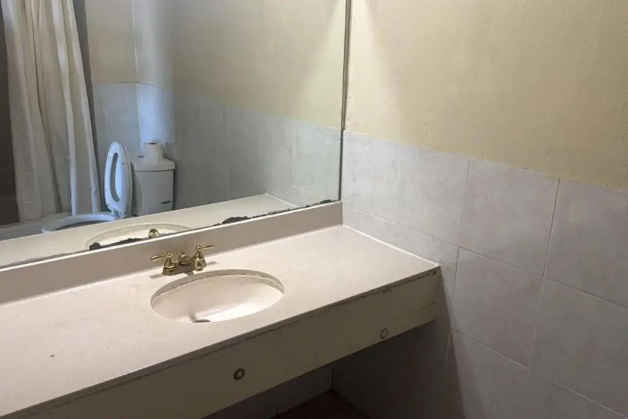 Photo - Cole Manor Motel By OYO Love Field Market Center