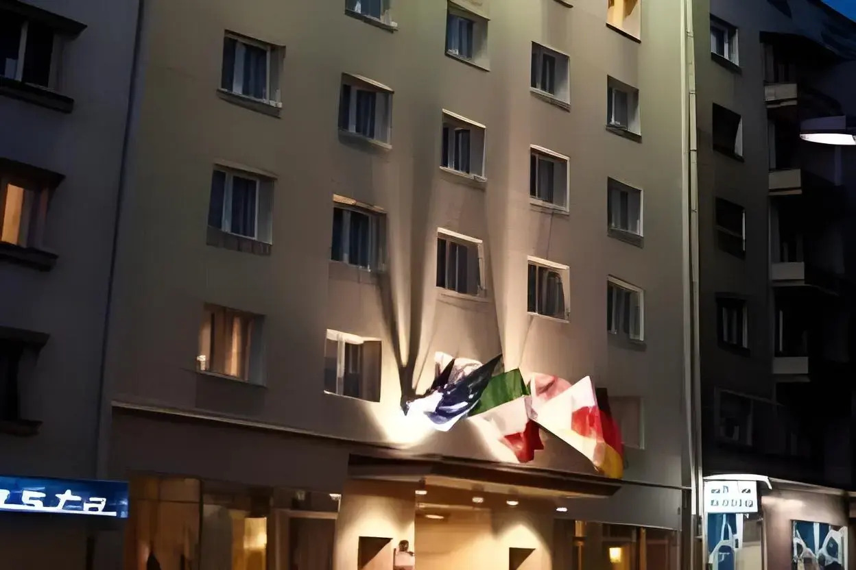 Photo - Queen's Astoria Design Hotel