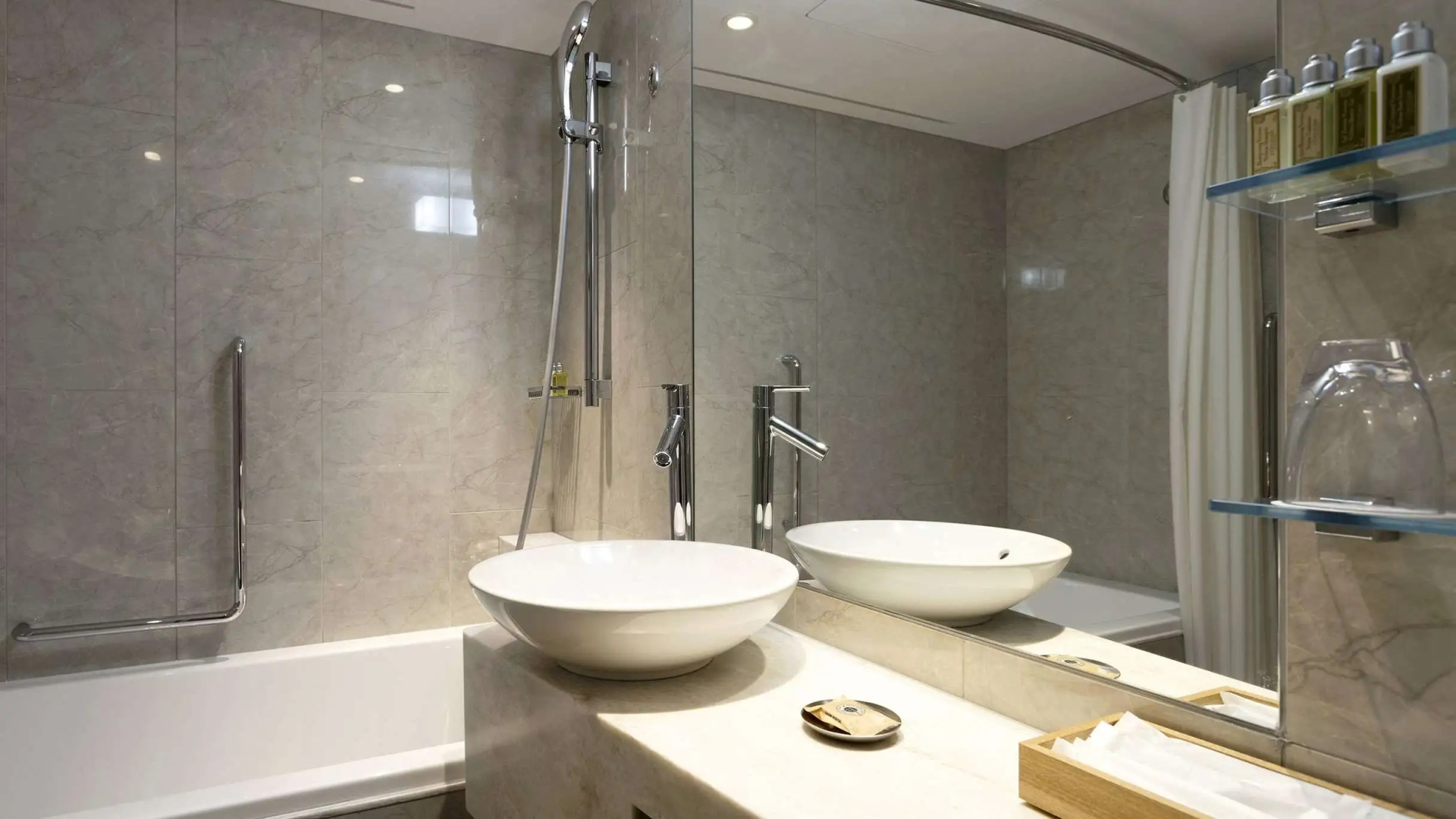 Photo - Keio Plaza Hotel Tokyo