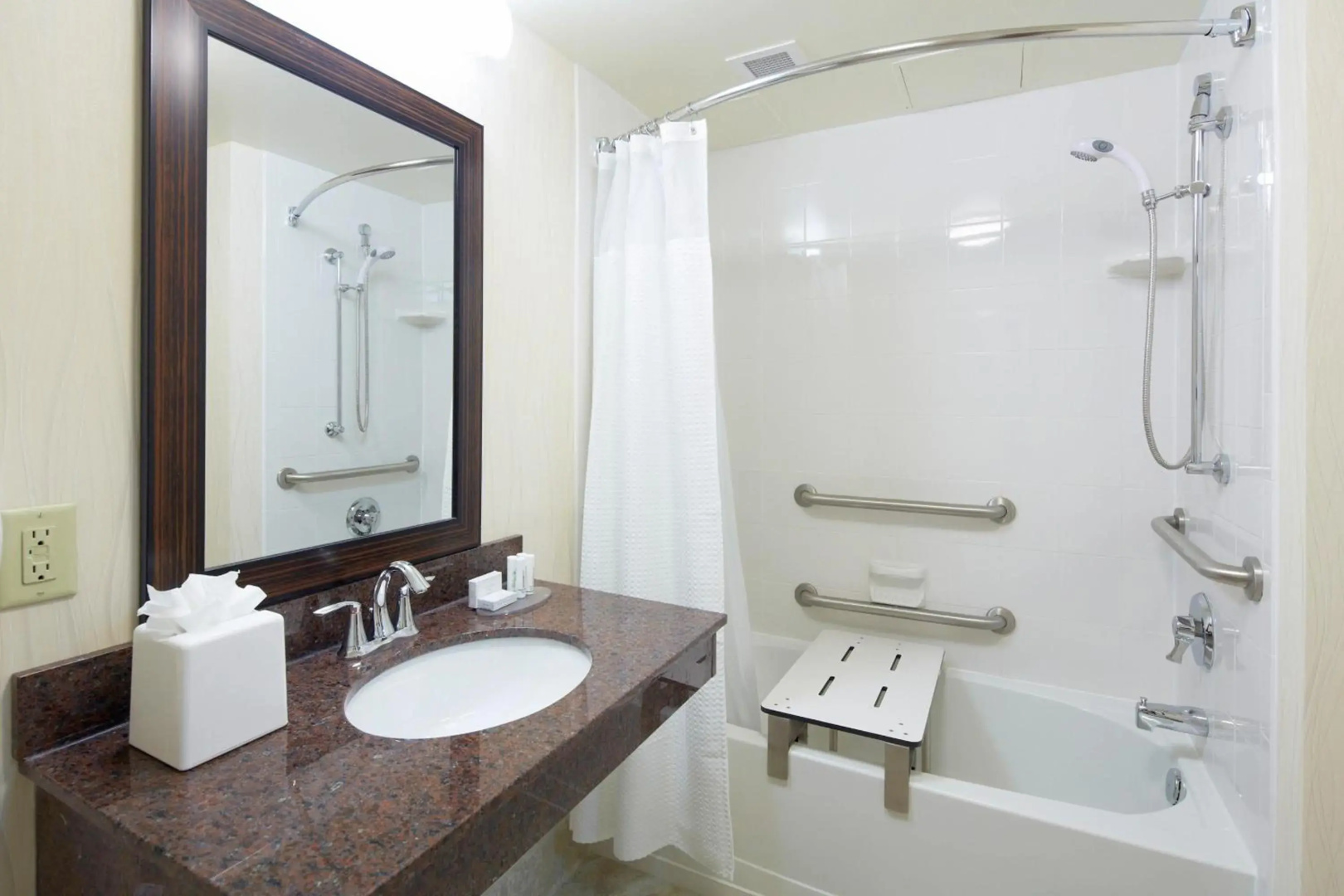 Photo - Courtyard by Marriott Sarasota at University Town Center