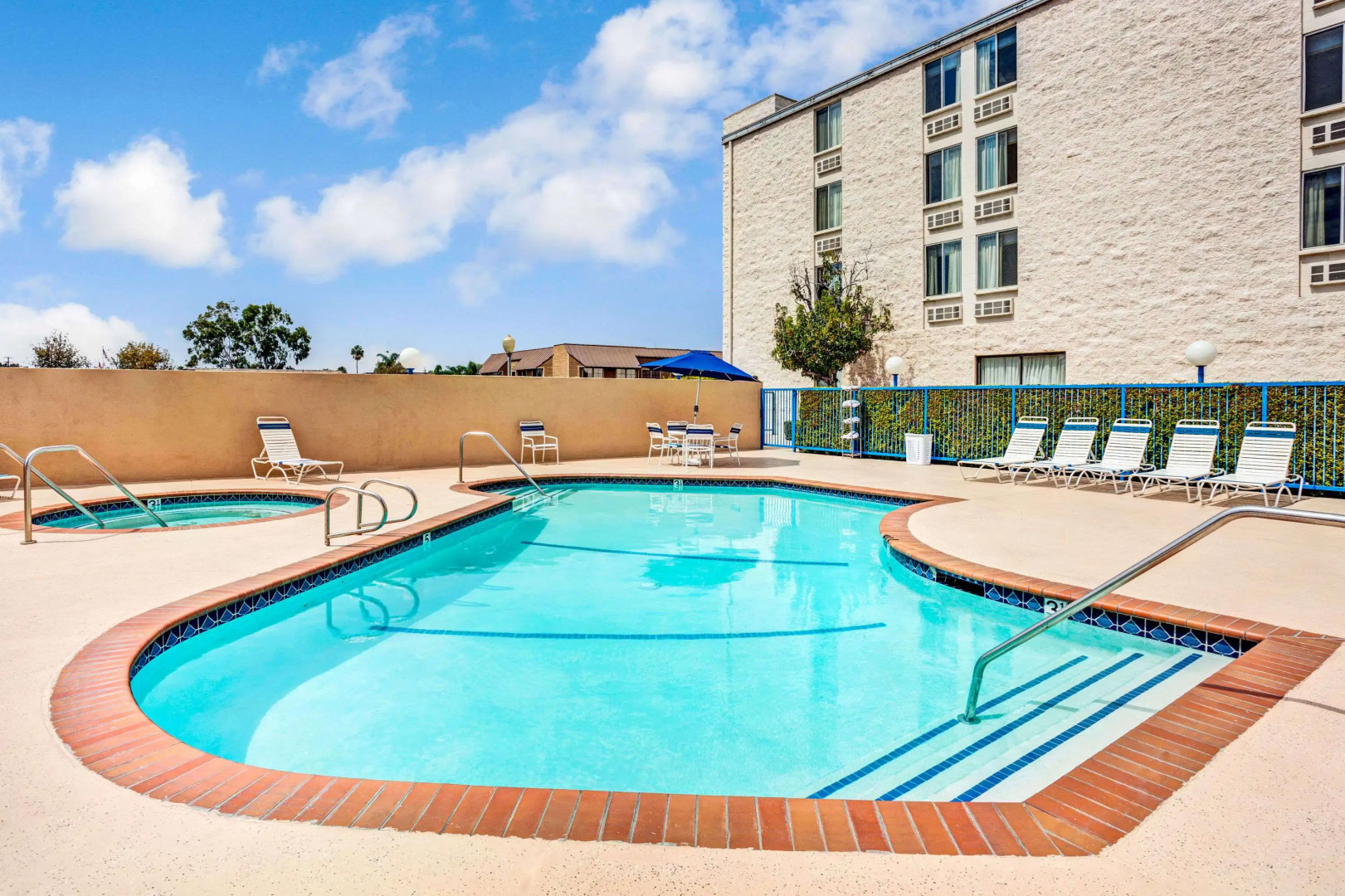 Photo - Days Inn & Suites by Wyndham Fullerton