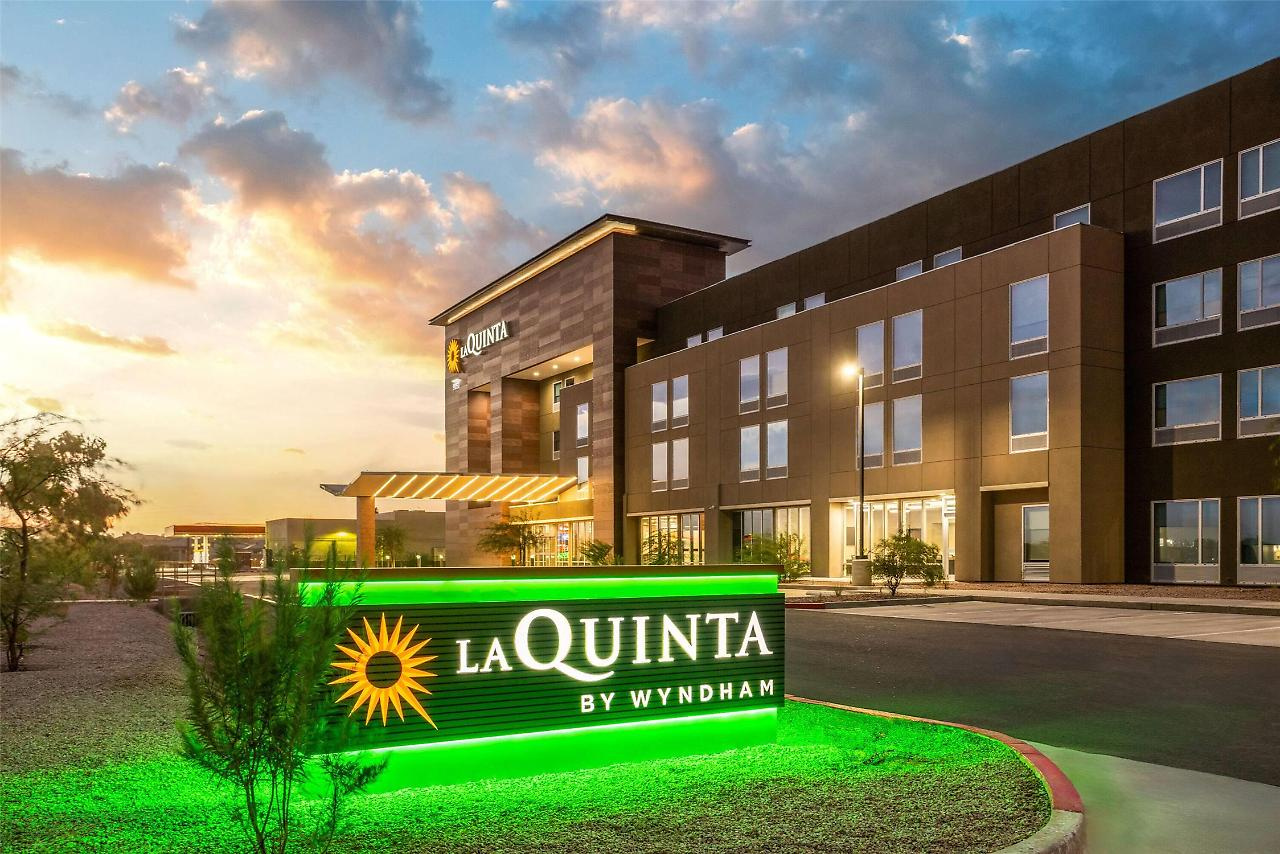 Photo - La Quinta Inn & Suites by Wyndham Phoenix West / Glendale