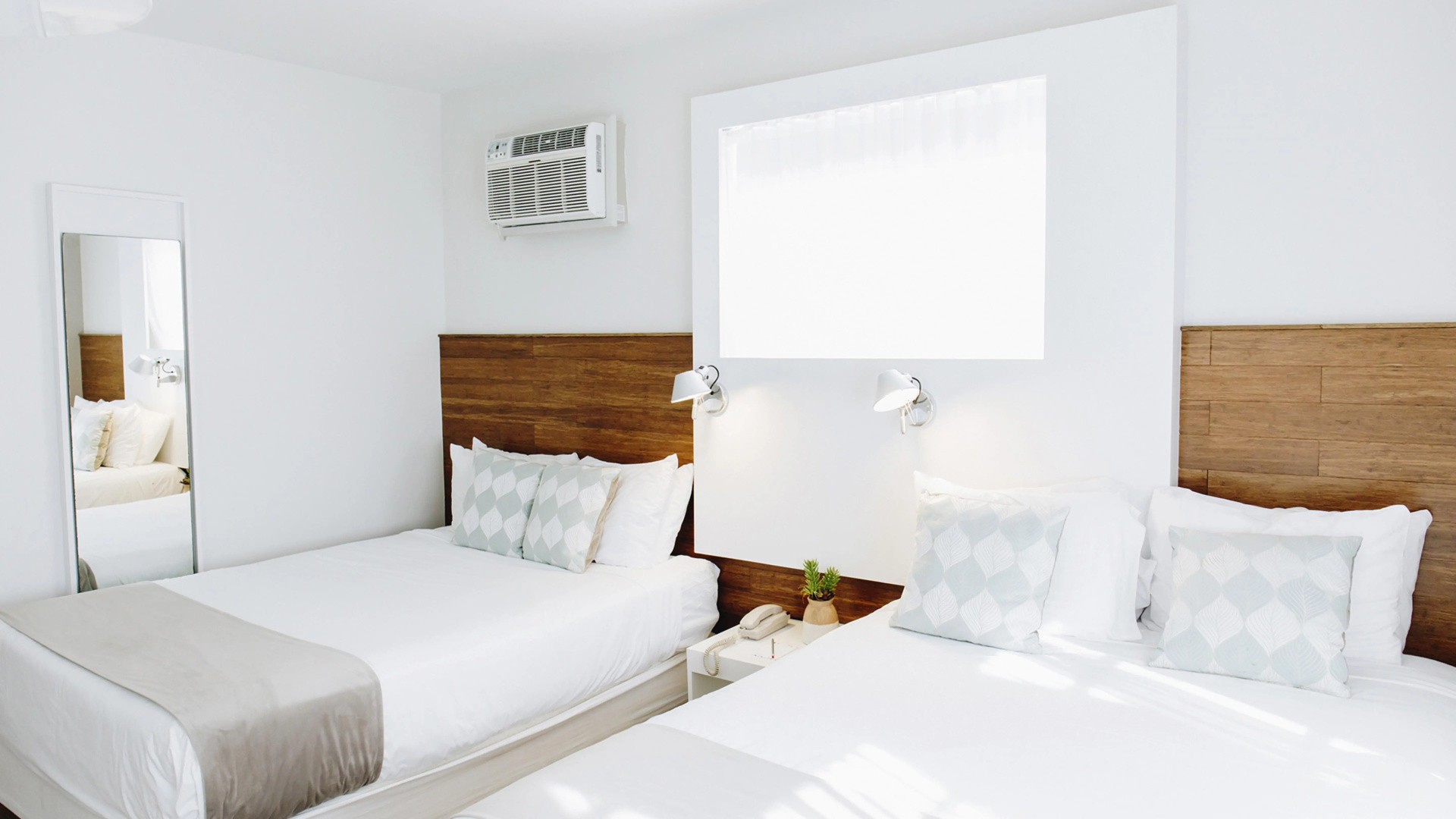 Photo - Riviere South Beach Hotel