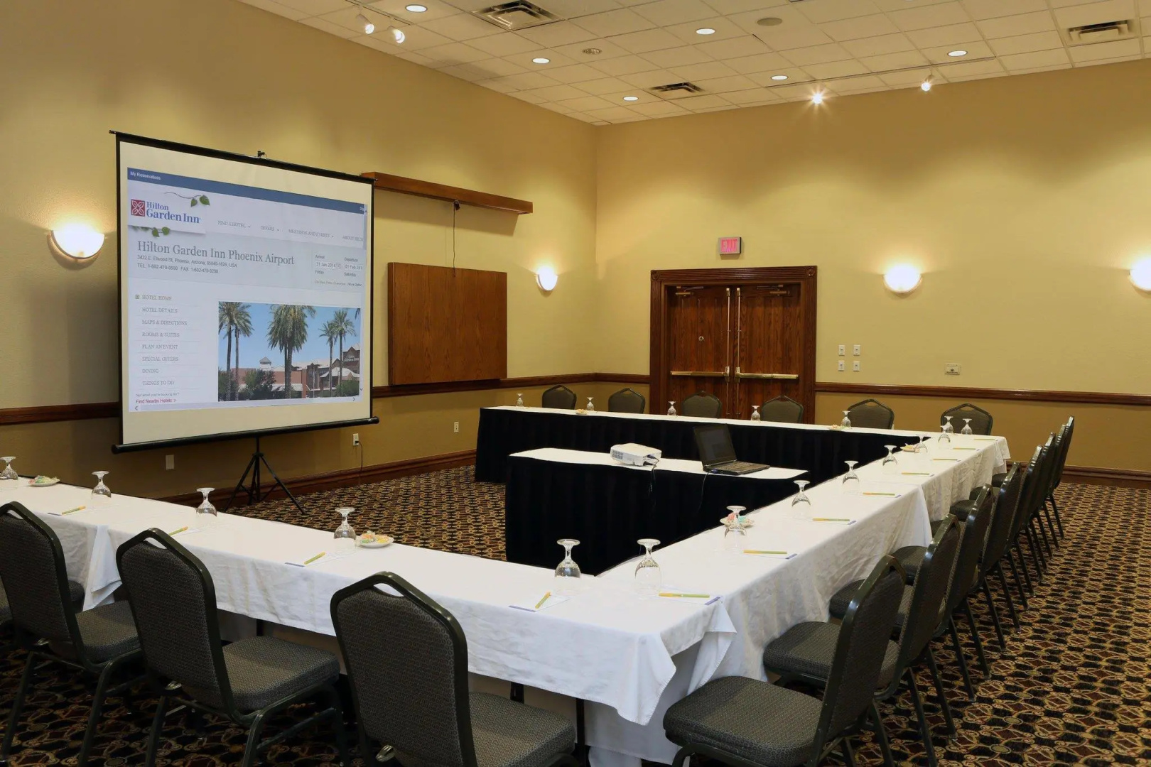 Photo - Hilton Garden Inn Phoenix Airport