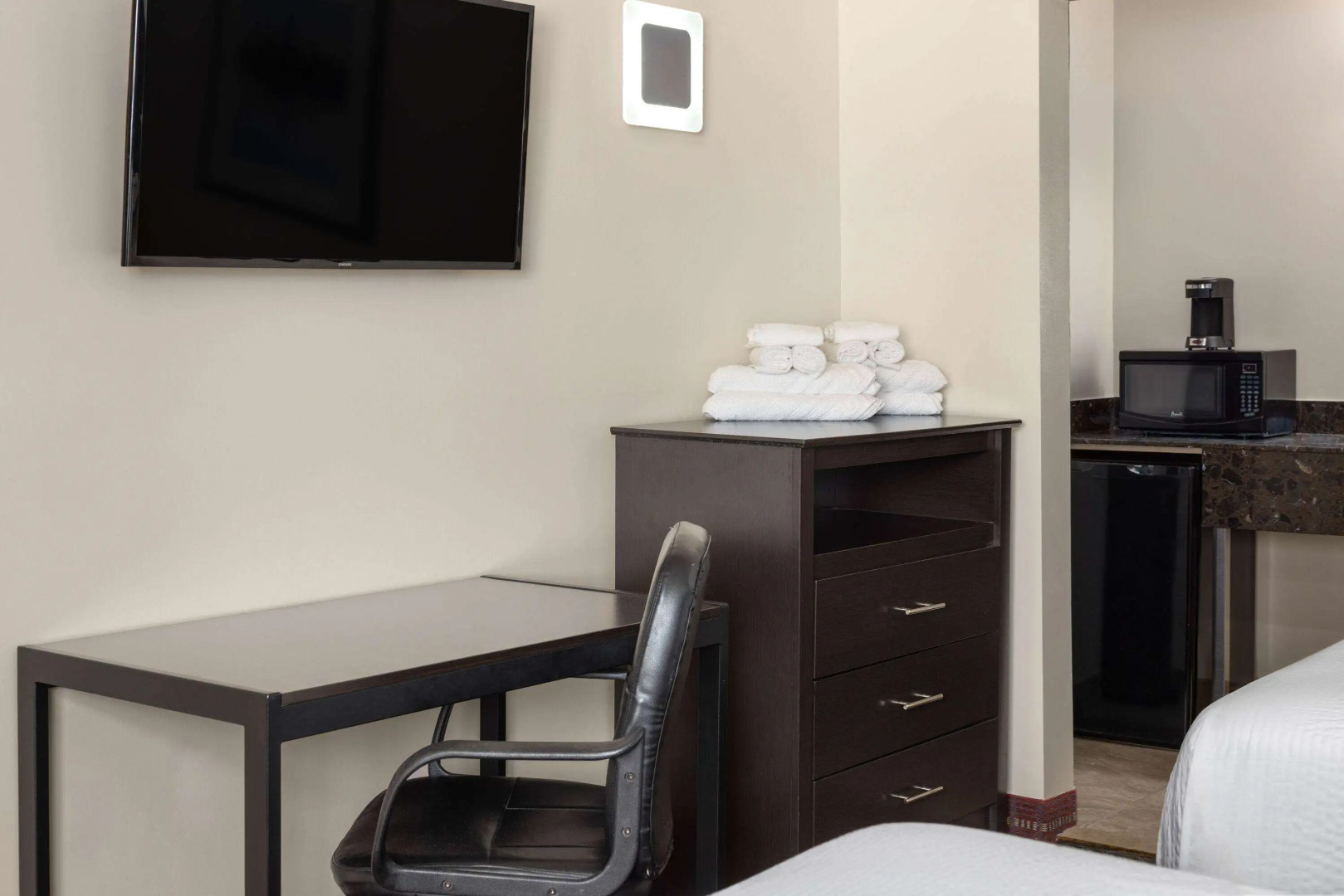 Foto - Travelodge by Wyndham Manhasset