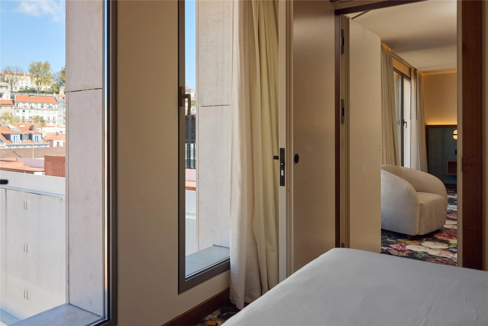 Photo - DUO Hotel Lisbon, Curio Collection by Hilton