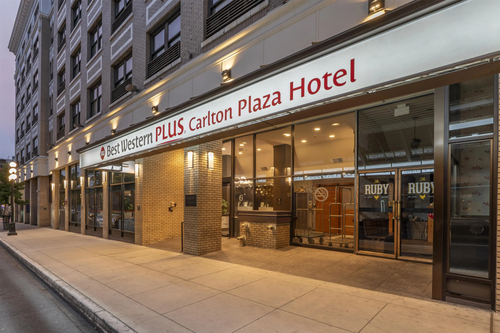 Foto - BEST WESTERN PLUS Carlton Plaza Hotel