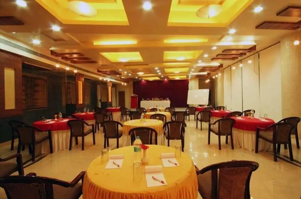 Foto - Kumar Resort By Turtle, Lonavala