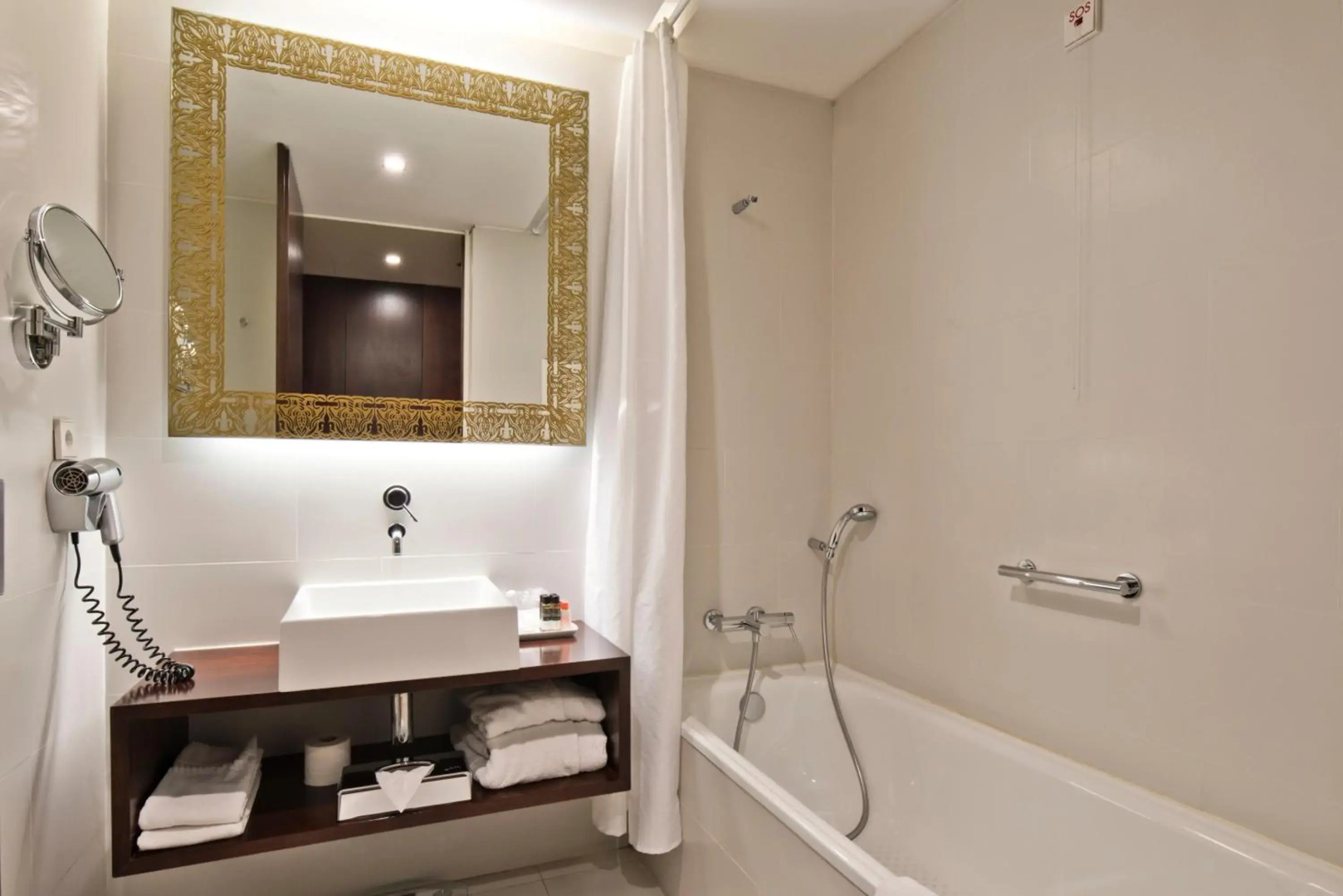 Photo - Golden Tulip São João da Madeira