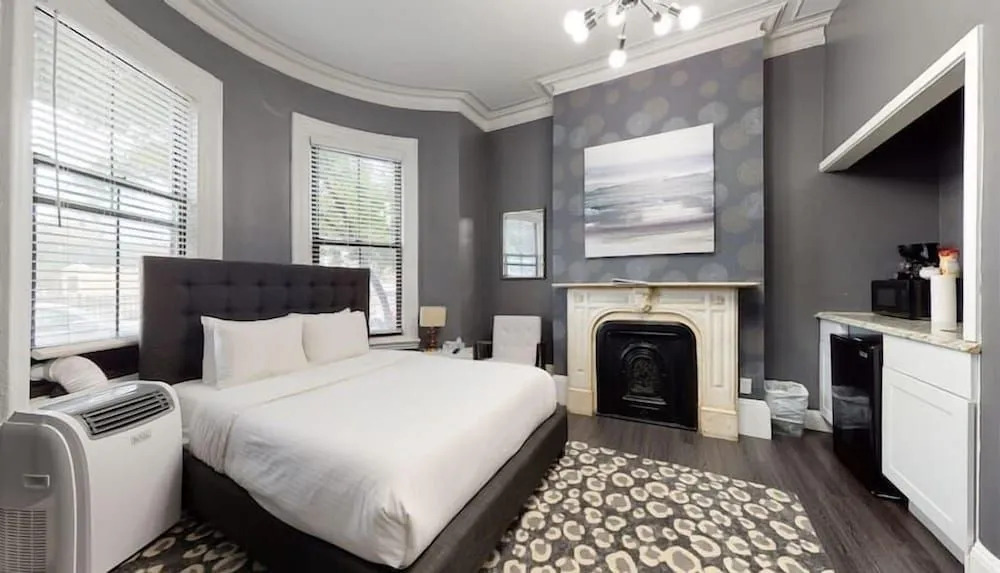 Photo - Premier Suites Bay Village