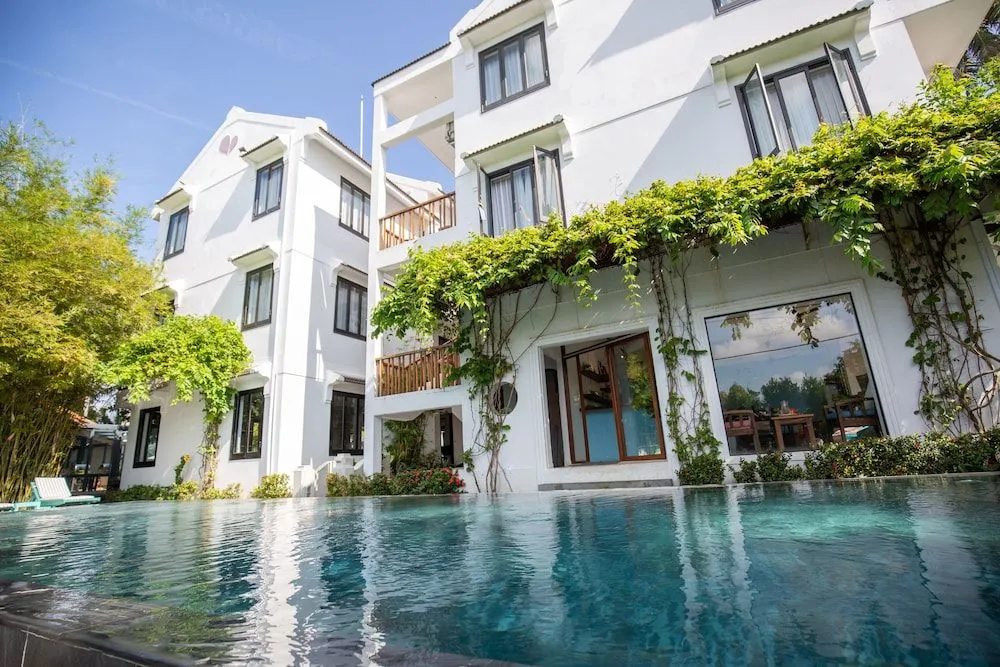 Photo - Tra Que Mansion