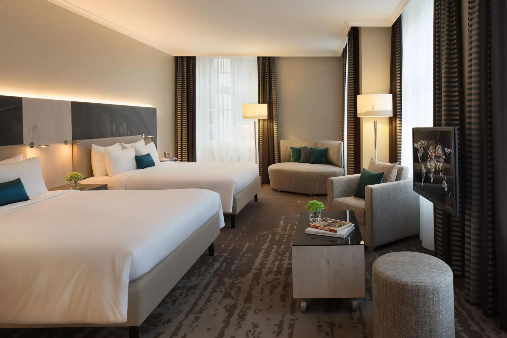 Photo - Renaissance Hamburg Hotel