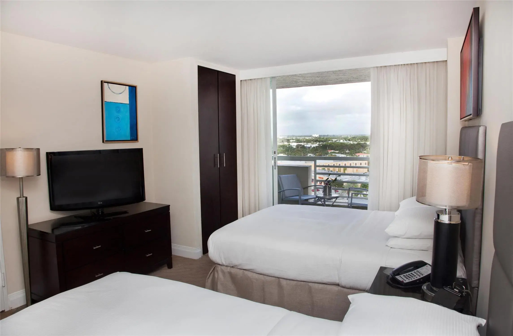 Foto - GALLERYone- A DoubleTree Suites by Hilton Hotel