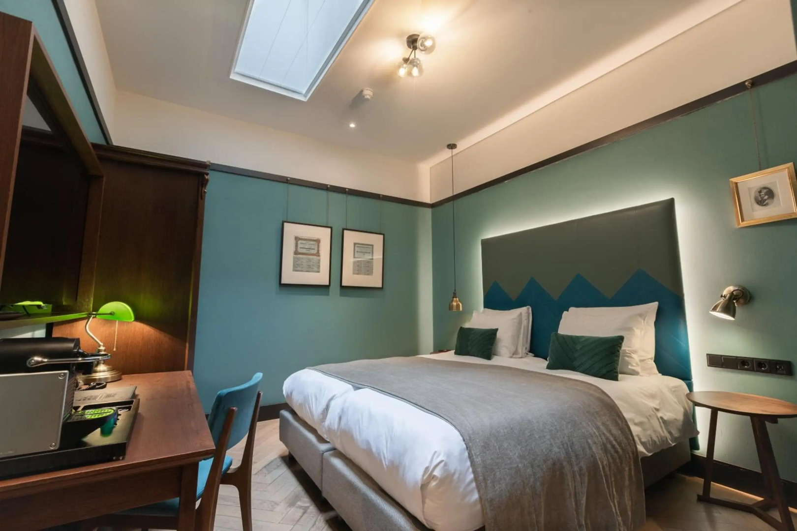 Photo - The Hendrick's Hotel