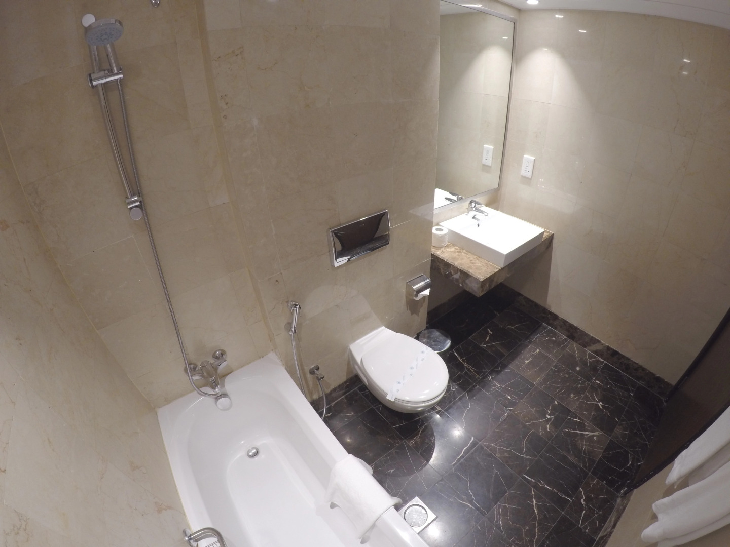 Foto - Number One Tower Suites