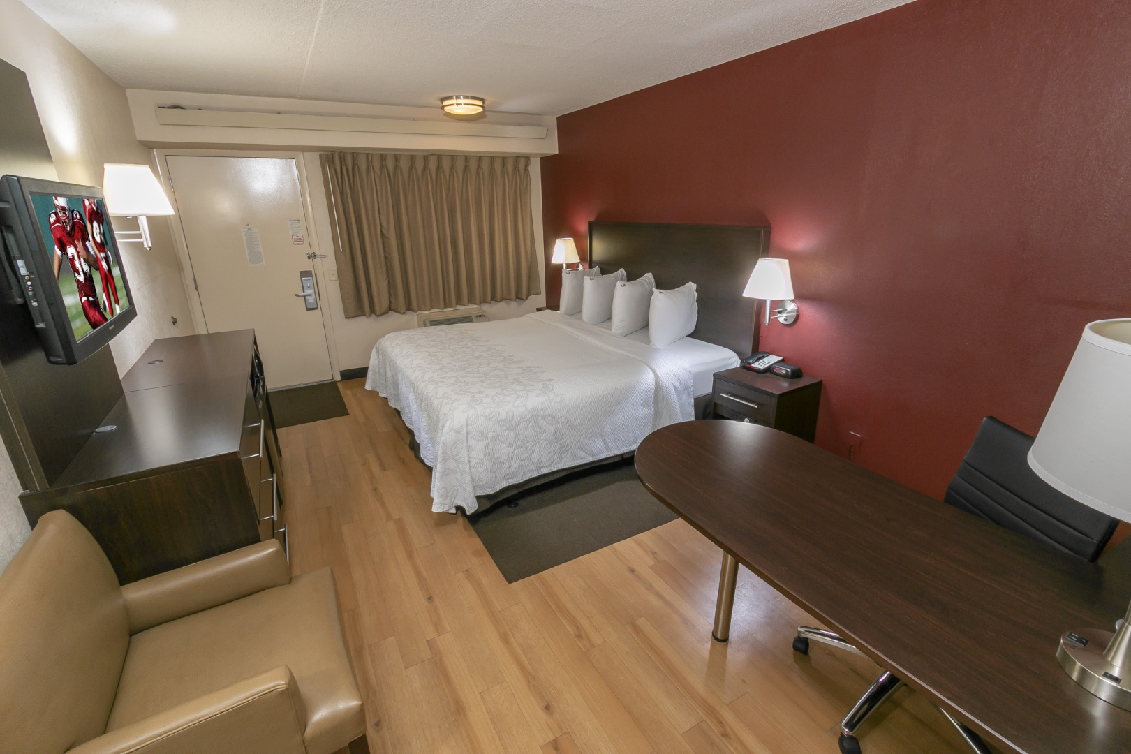 Photo - Red Roof Inn PLUS+ Chicago - Willowbrook