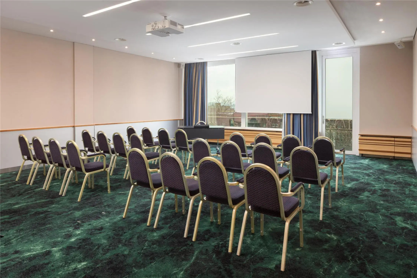 Photo - Hilton Zurich Airport