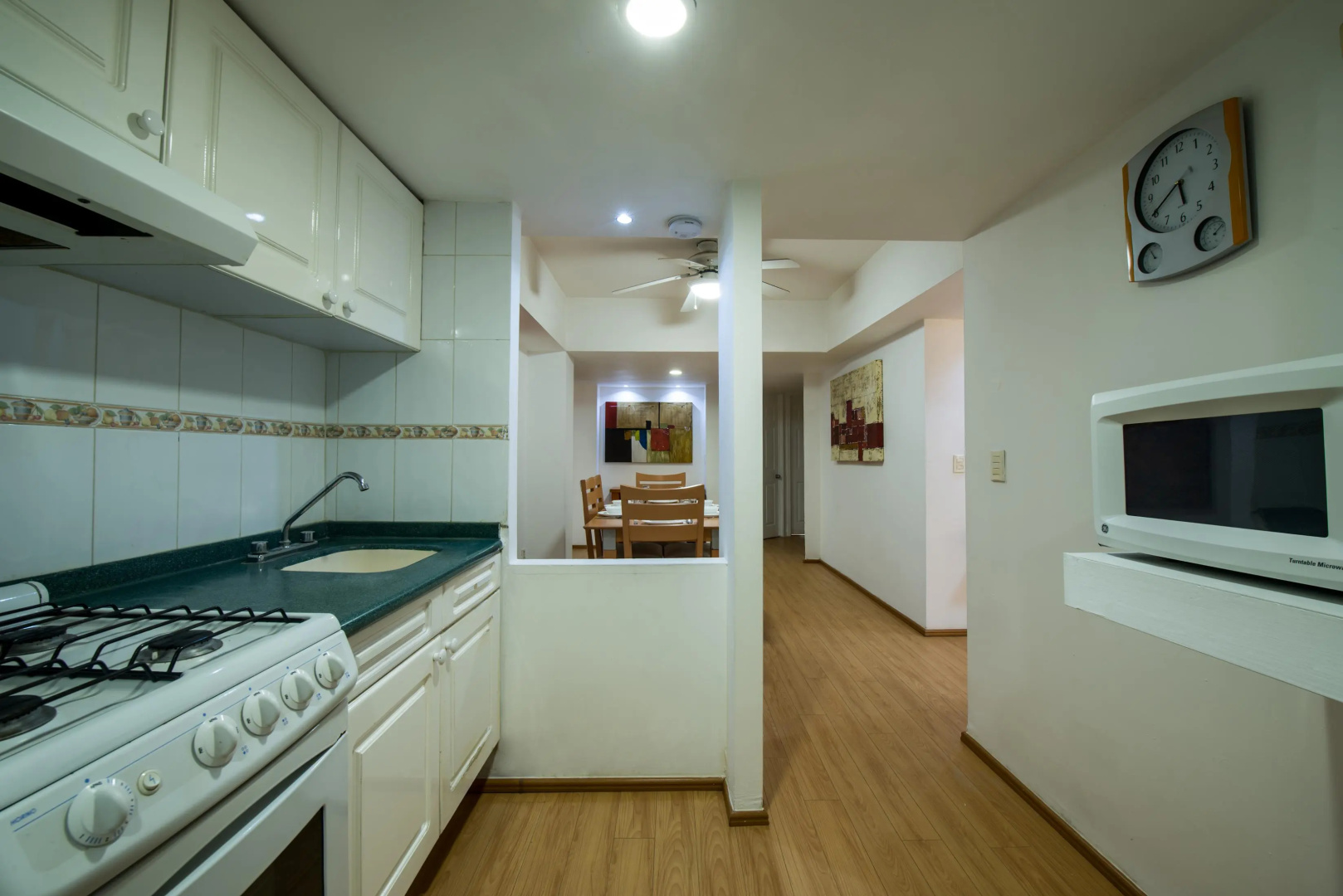 Foto - European Life Style Executive Suites & Gallery