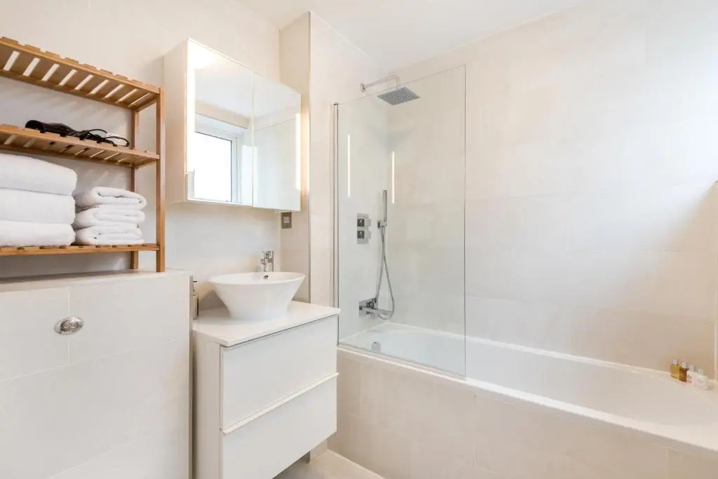 Photo - Buckingham & Lloyds