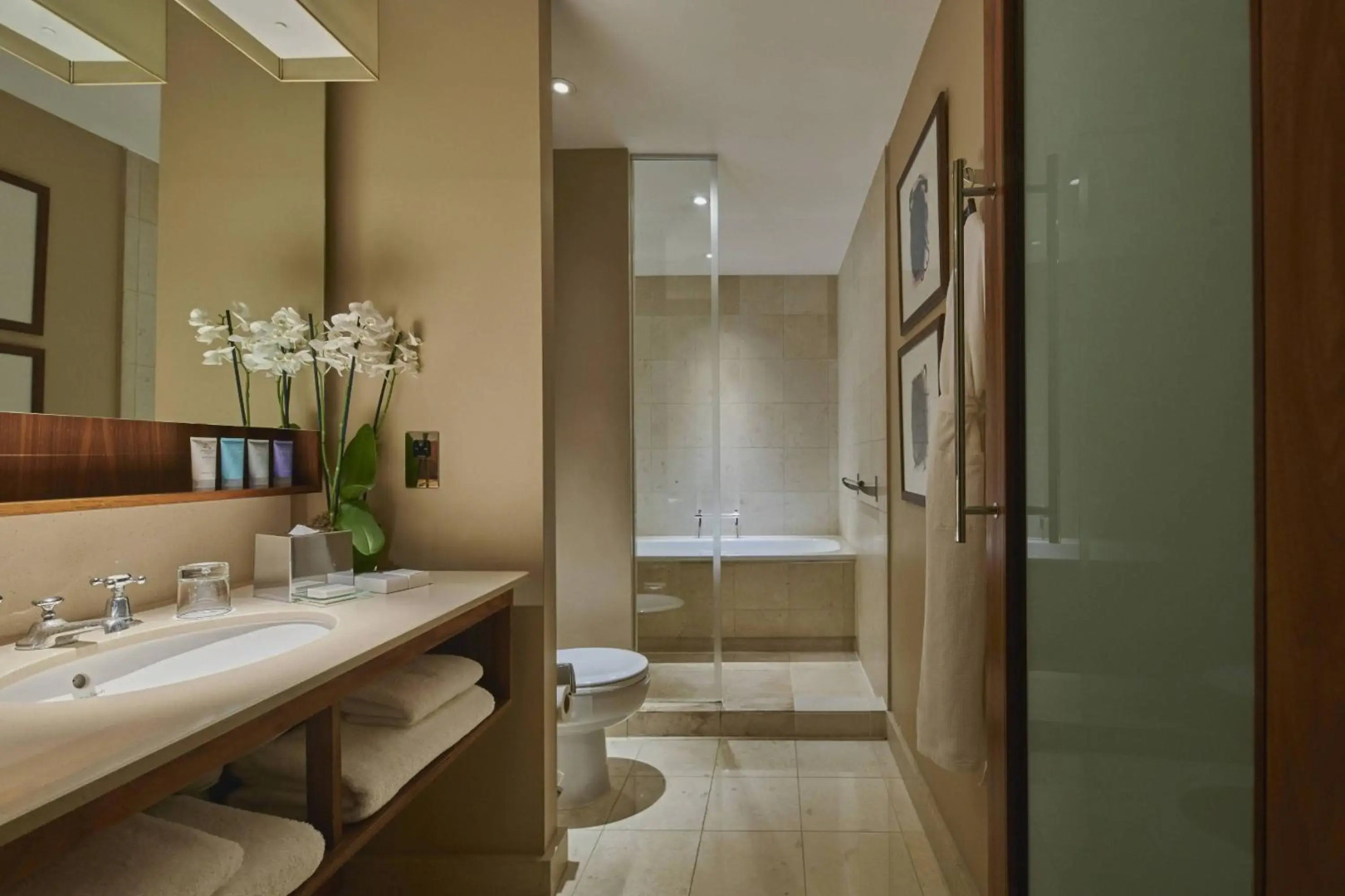 Foto - Threadneedles, Autograph Collection