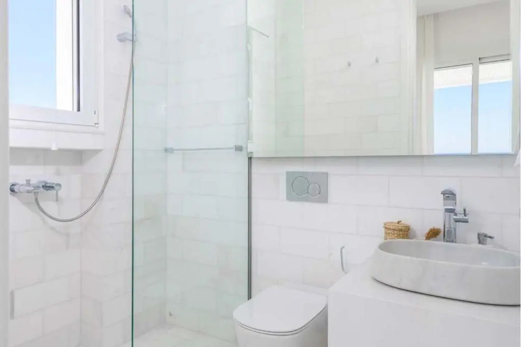 Photo - Seashore Villa - Luxury Beachfront - Pool & Sea View