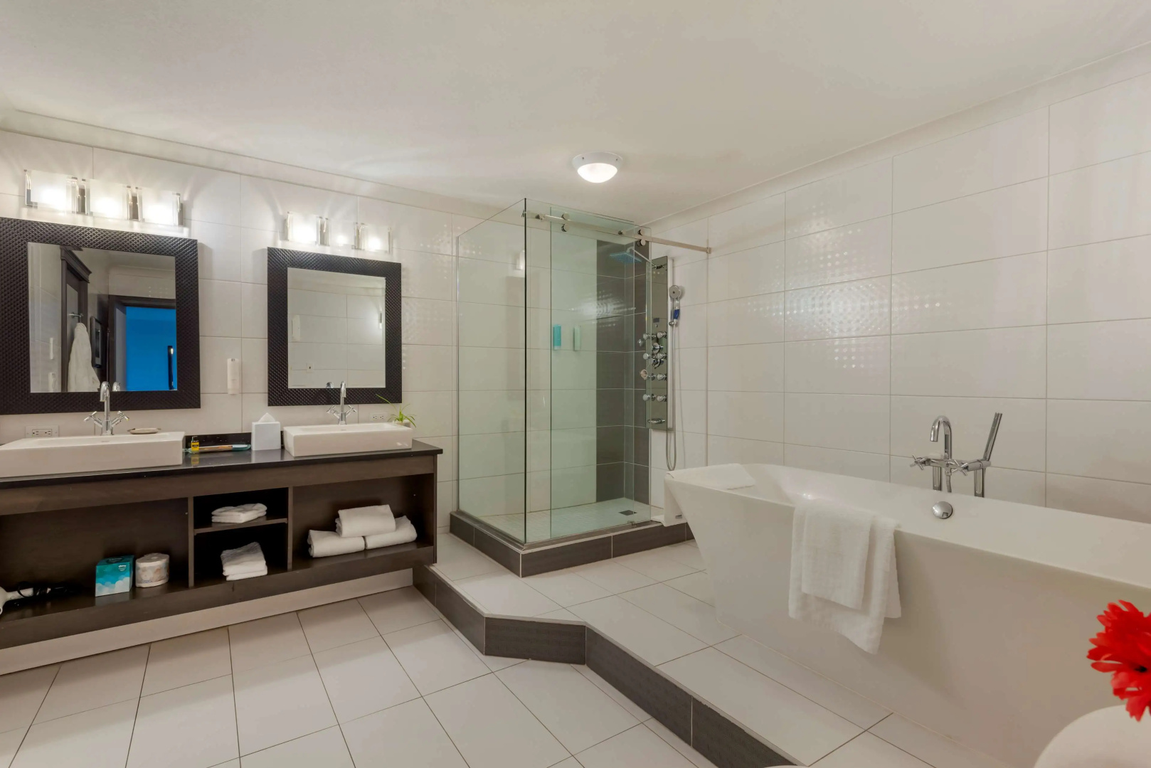 Photo - Coast Calgary University Area Hotel by APA