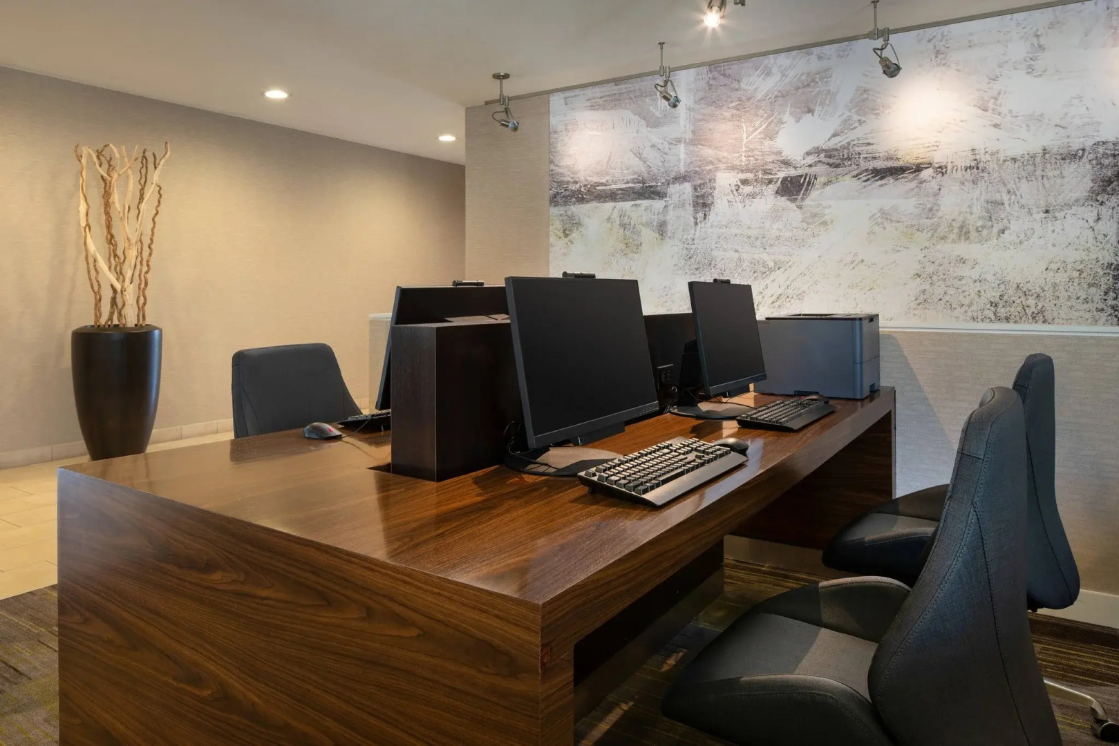 Photo - Courtyard by Marriott Fresno