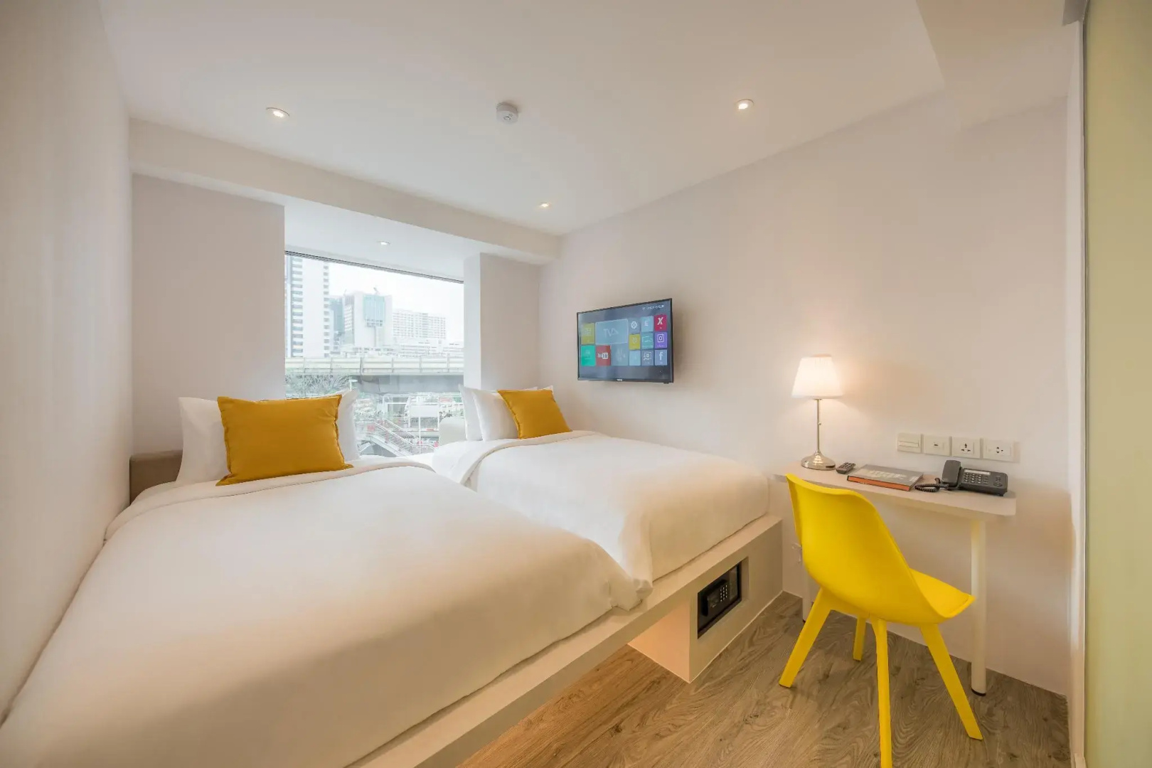 Photo - Yello Rooms Hotel Victory Monument