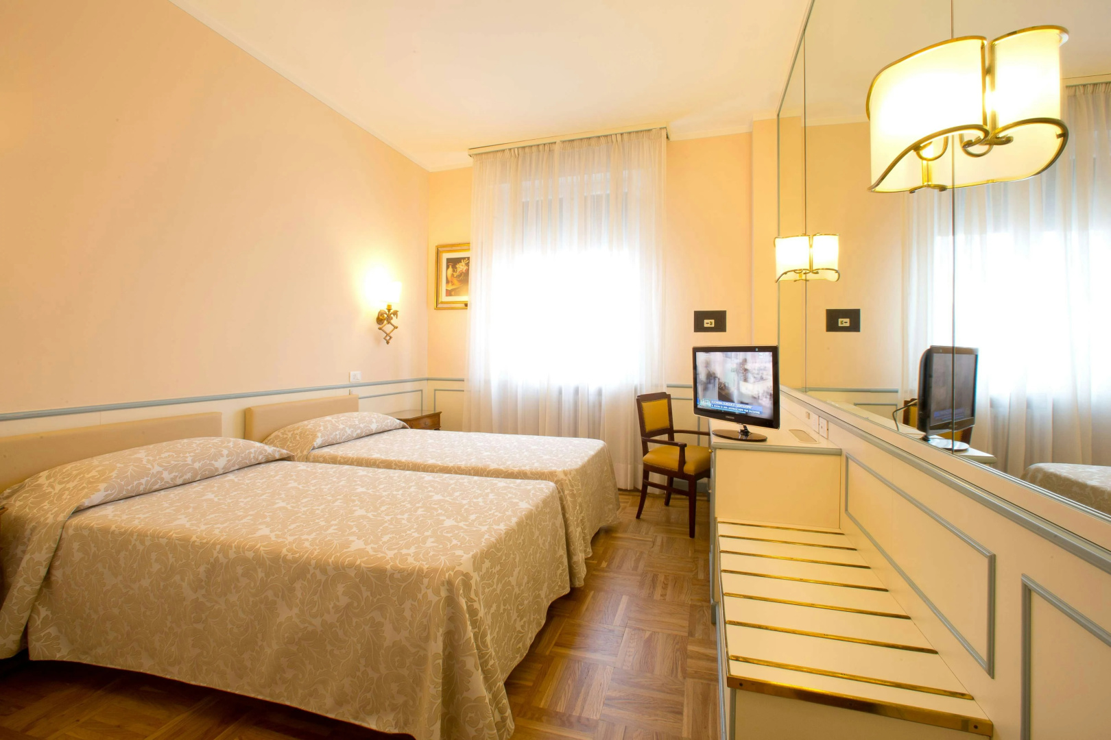 Photo - Hotel Continental