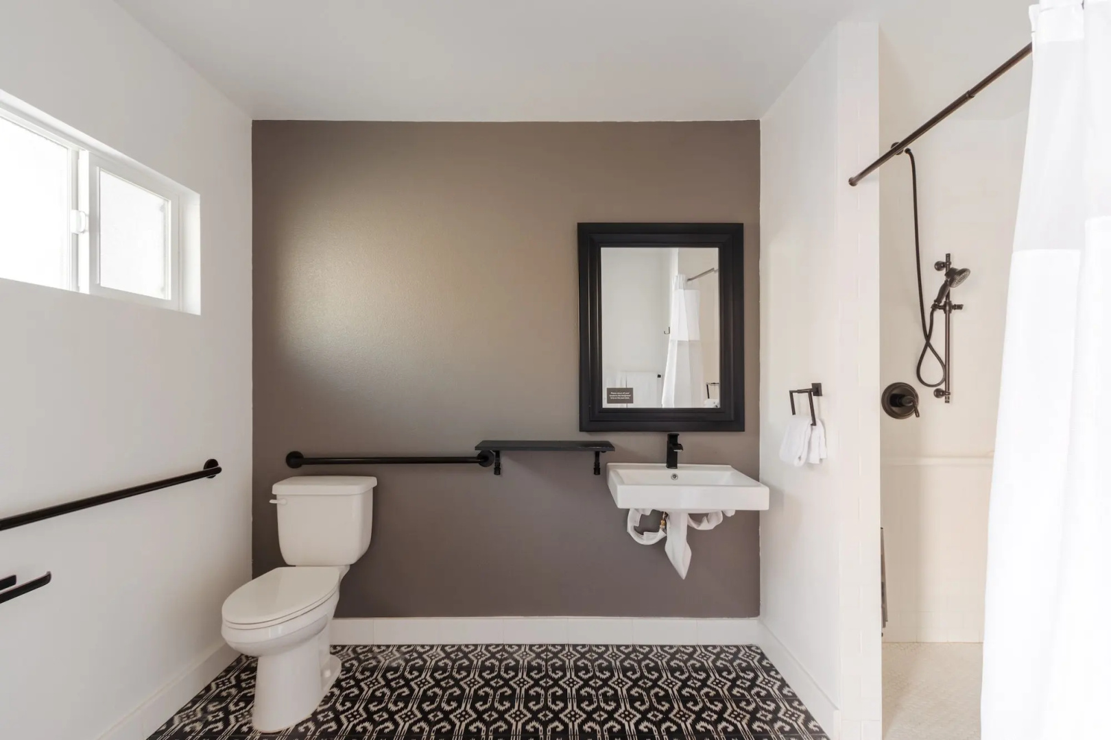 Photo - The V powered by Sonder