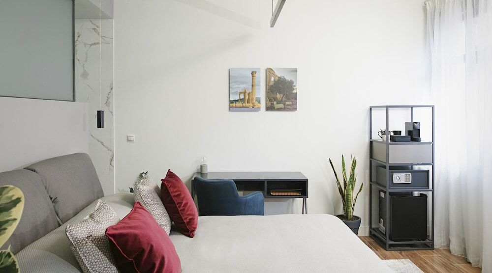 Photo - The Gem Society Hotel