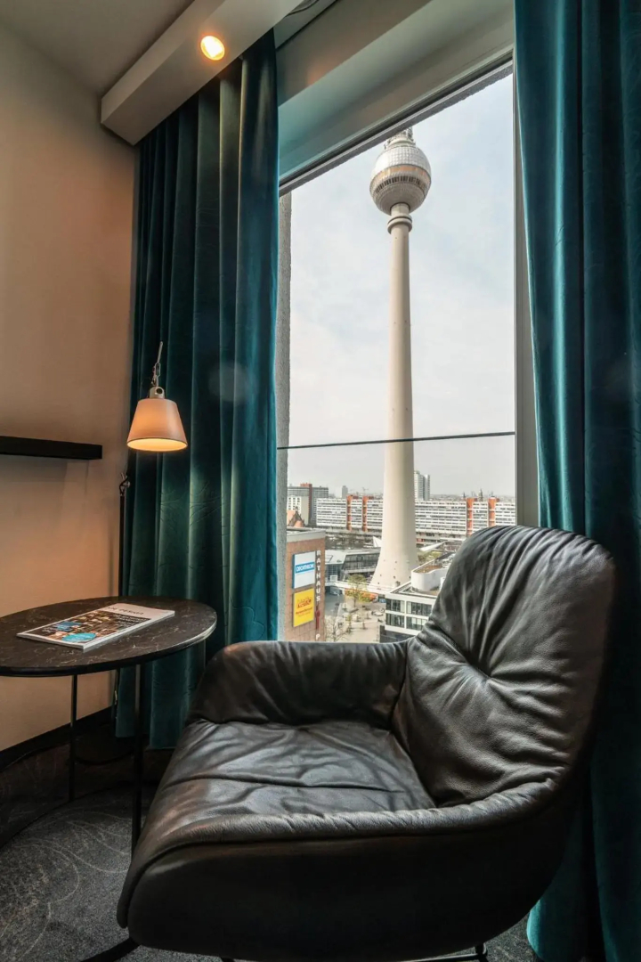 Photo - Motel One Berlin-Alexanderplatz