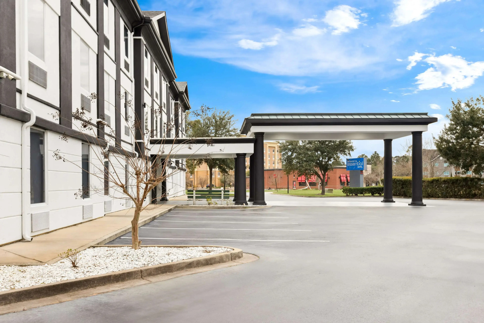 Photo - Sonesta Essential Savannah