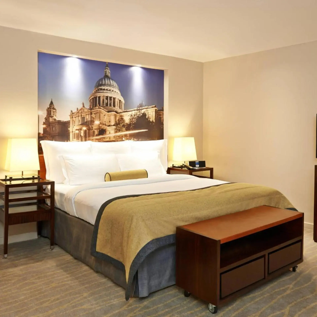 Photo - Threadneedles, Autograph Collection